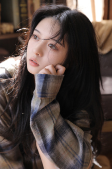 《漂亮的女邻居》三级